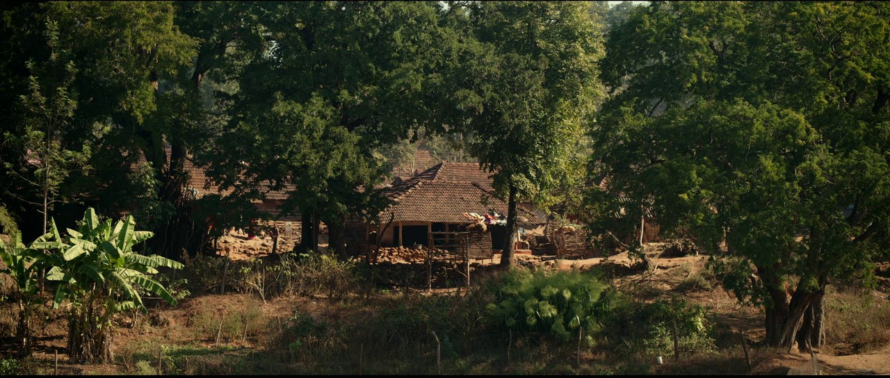 Virupaksha (2023) AMZN WEB-DL Hindi 720p HEVC DDP 5.1 ESub B4uHD.mkv.0001